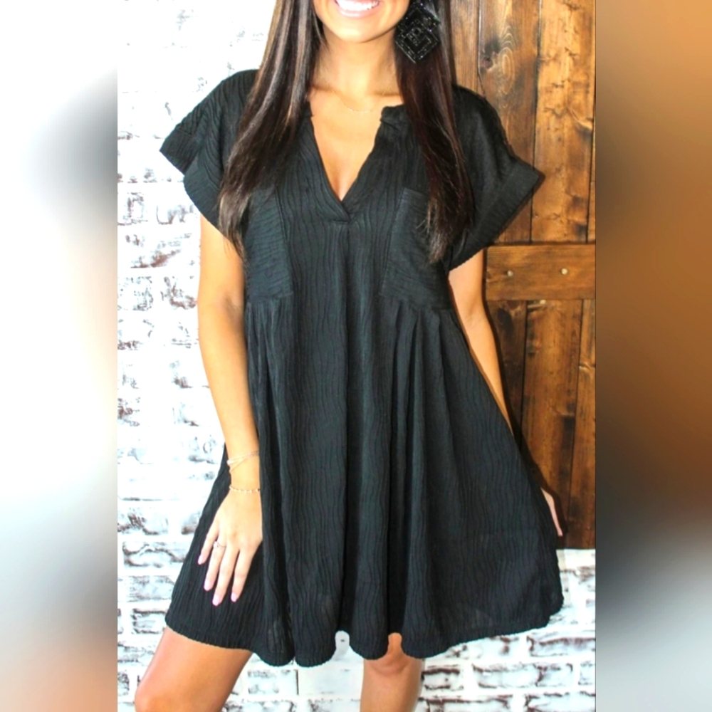 Black Textured V Neck Short Sleeve Pocketed Mini Dress